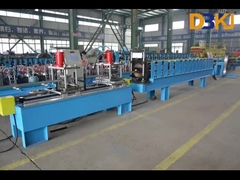 Parafuso prisioneiro e rolo da trilha que forma a máquina