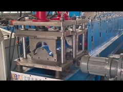 Máquina de moldagem de rolos com tampa de arco redondo